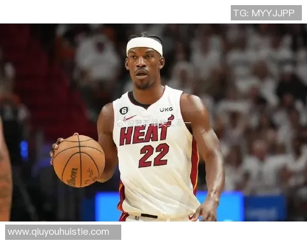 热火记者报道哈克斯左脚踝扭伤球队明日将决定他的出战状态