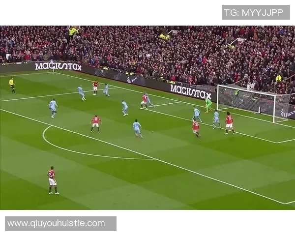 曼联官方社交媒体为费莱尼和斯莫林送上生日祝福庆祝他们的特别日子